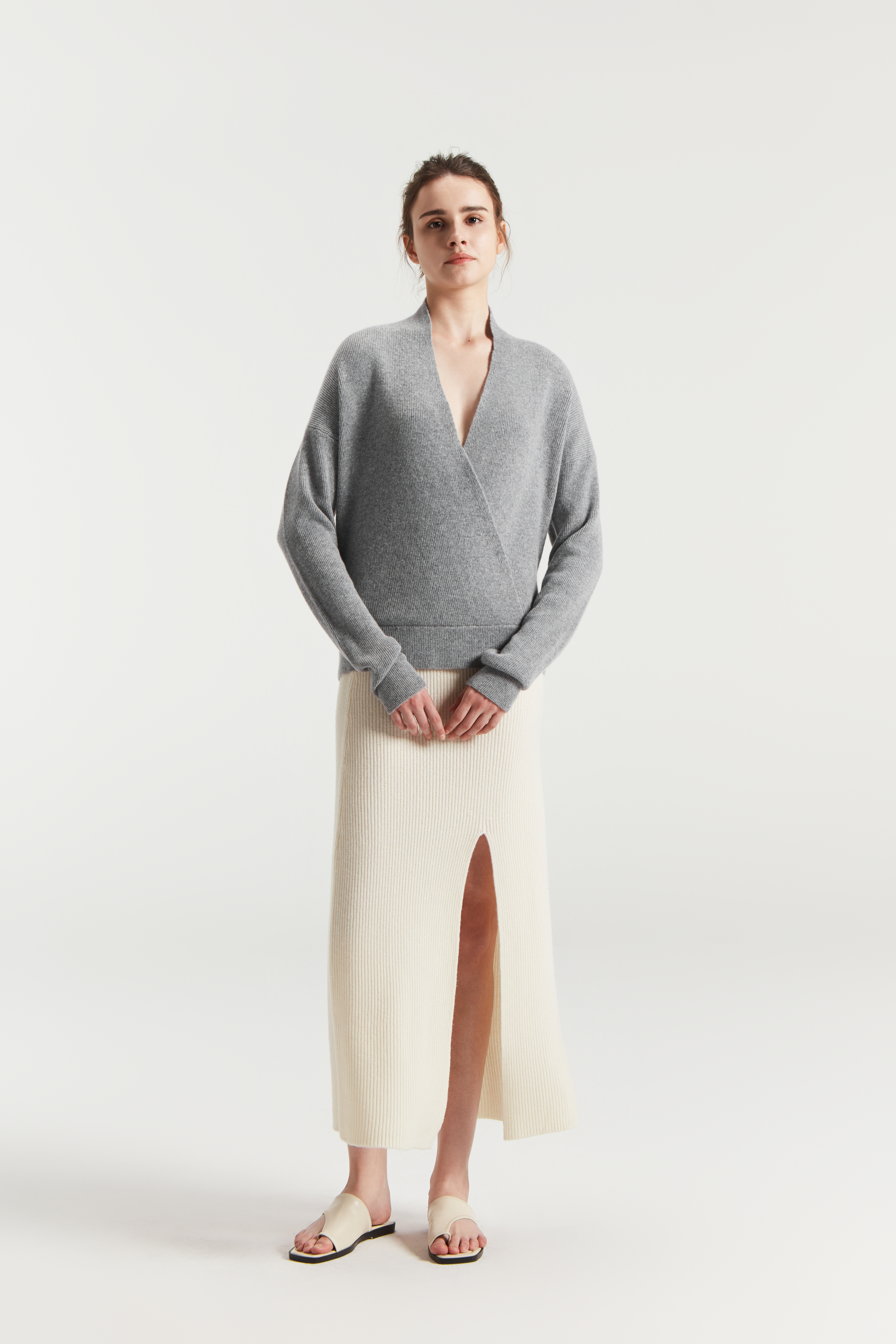 グレーⅤネックアシンメトリープルオーバー