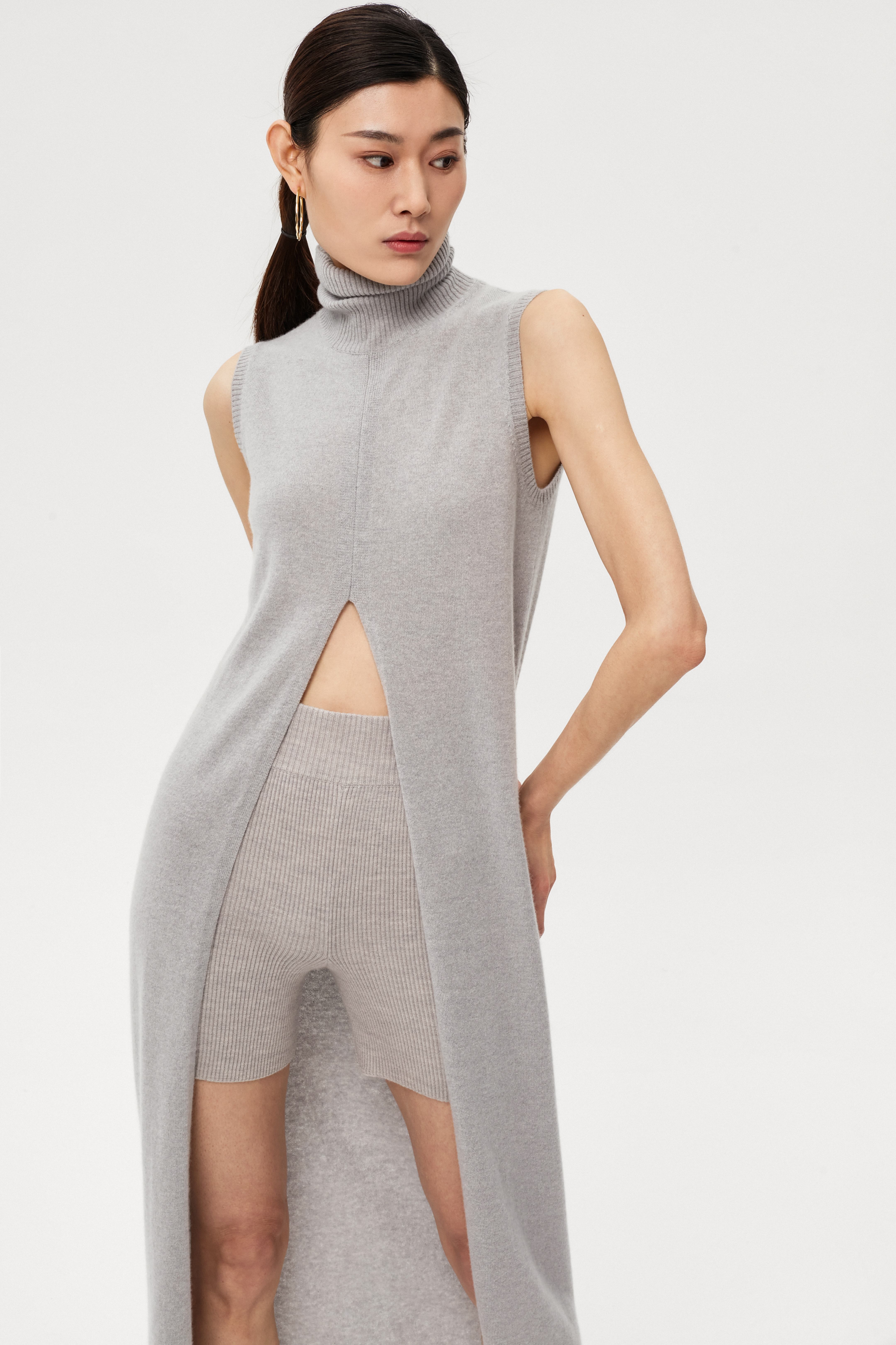 女性の純粋なカシミアハイネックグレードレス