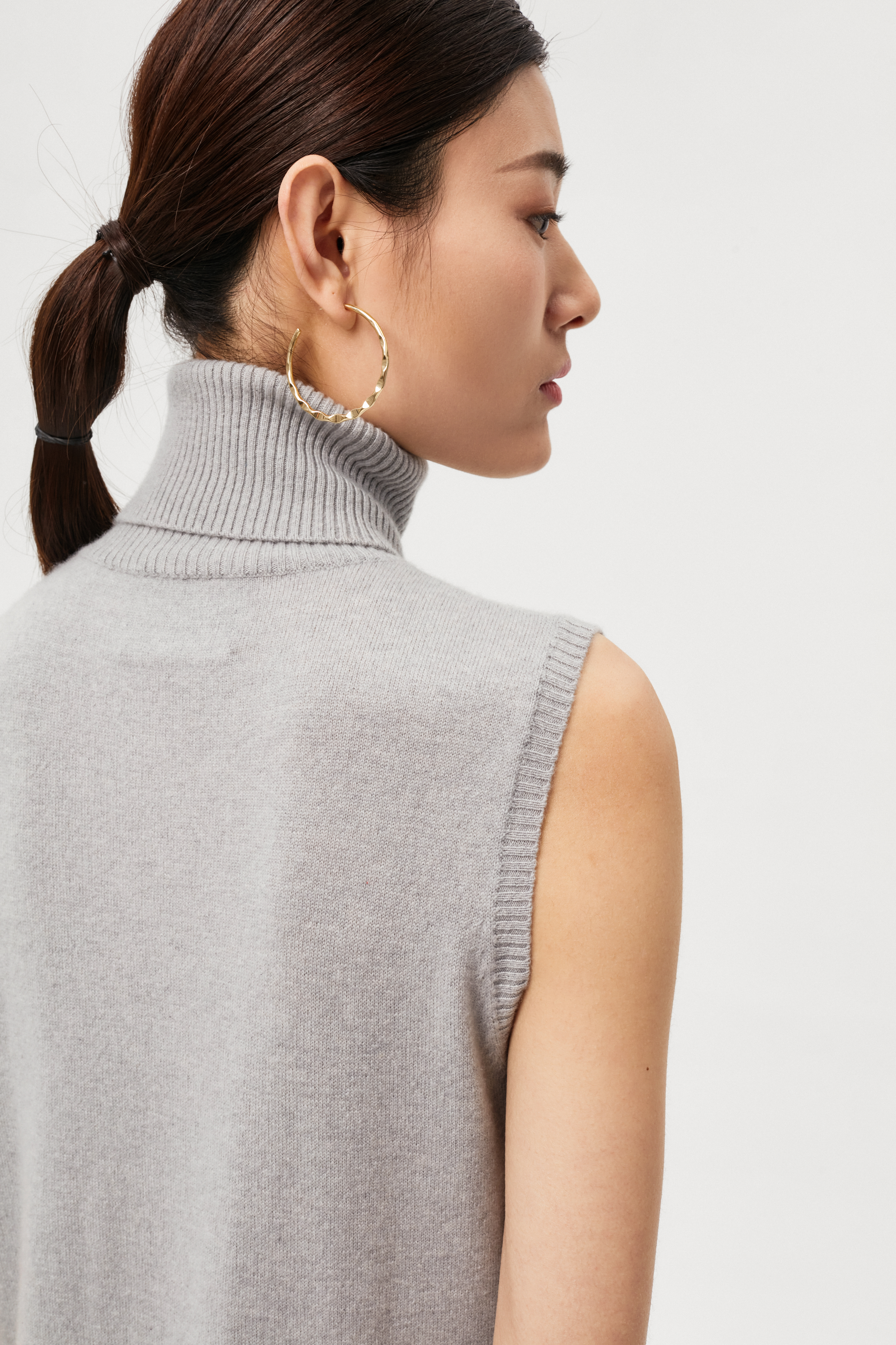 女性の純粋なカシミアハイネックグレードレス
